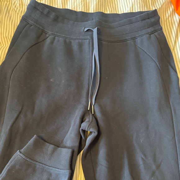 Lululemon Scuba High Rise Jogger - Picture 3 of 5
